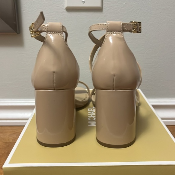 Michael Kors heels - Picture 4 of 7